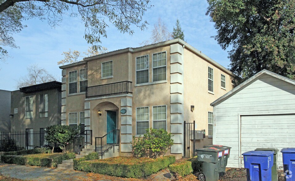 Building Photo - 321 T St