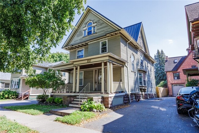 Building Photo - 257 Averill Ave