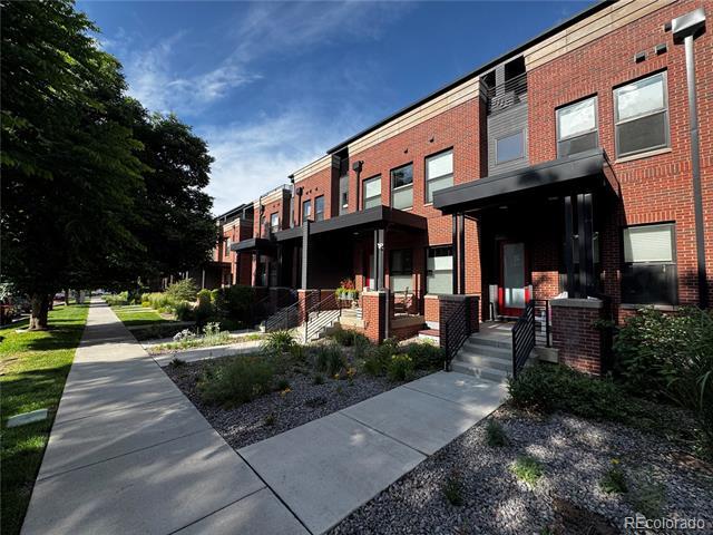 Building Photo - 1362 Vine St