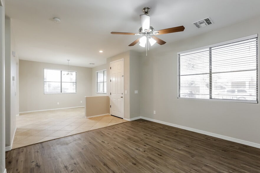 Building Photo - 809 E Agua Fria Ln