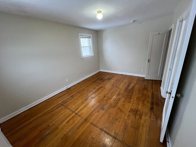 Building Photo - 37 Parkwood St