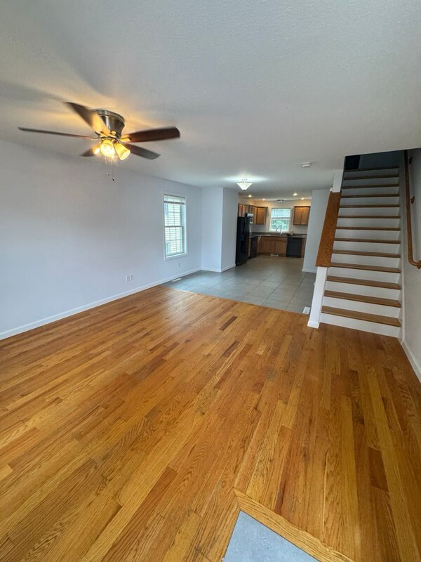 Building Photo - 135-137 Laconia St