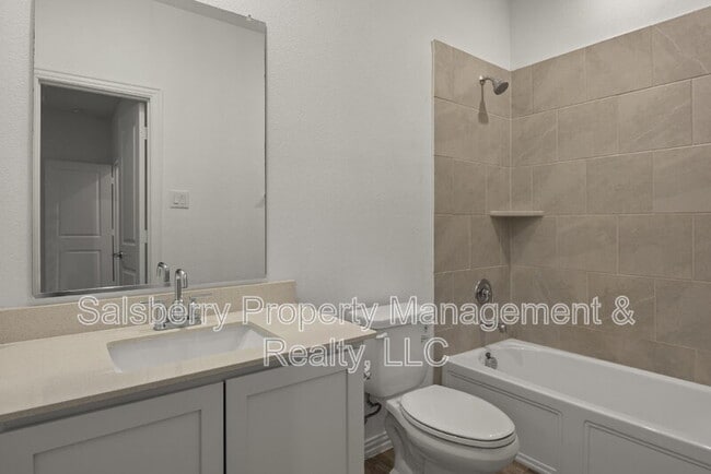 Building Photo - 233 Cherryvale Ln