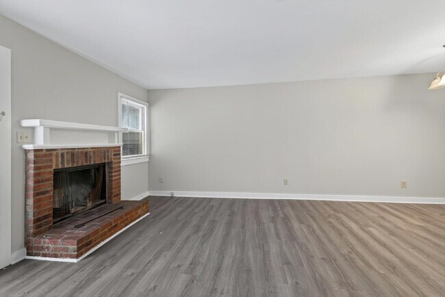 Building Photo - 5541 Kaplan Dr