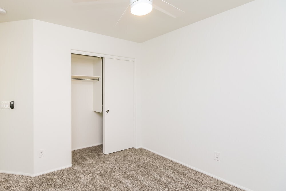 Building Photo - 1459 E Shari St