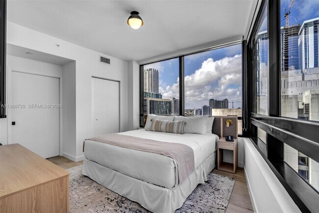 Building Photo - 225 N Miami Ave