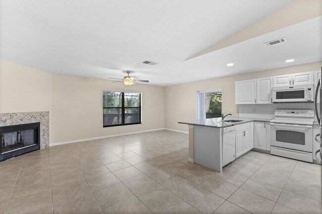 Building Photo - South Venice Annual Pool Home for Rent