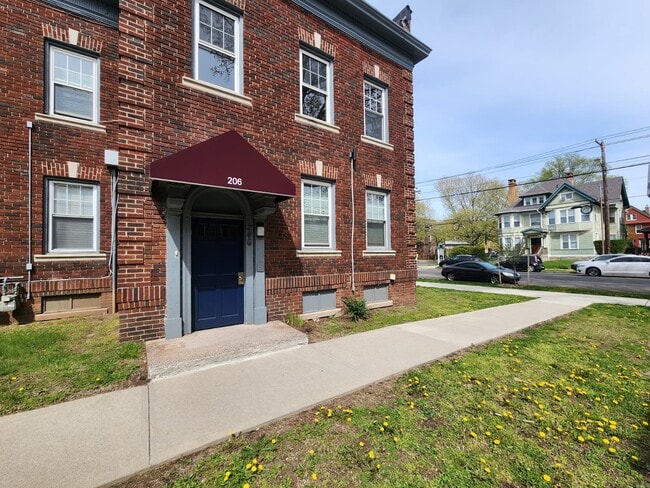 Building Photo - 206 Sherman Ave