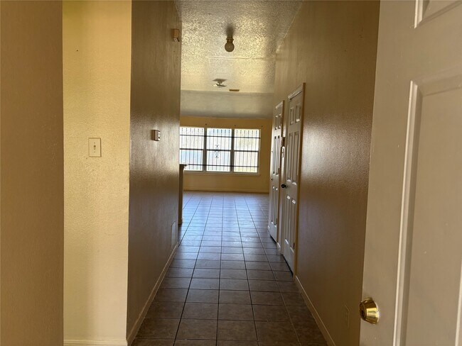 Building Photo - 15738 Boonridge Rd