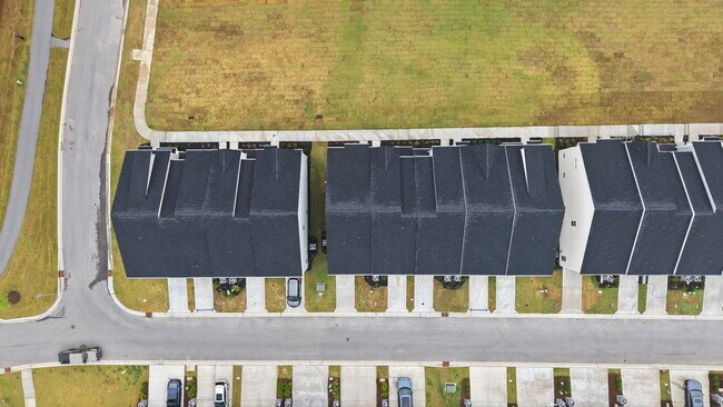 Building Photo - Silver Fir Ln - Garner