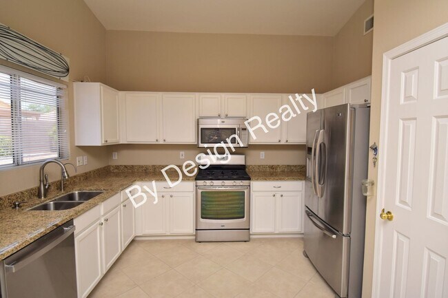 Building Photo - West Tucson 3 Bed 2 Bath with Den