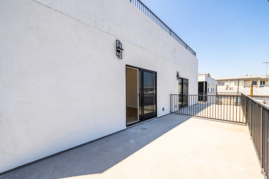Building Photo - 242 N Dillon St