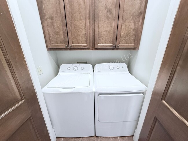 Building Photo - 3BR/3.2BA For Rent