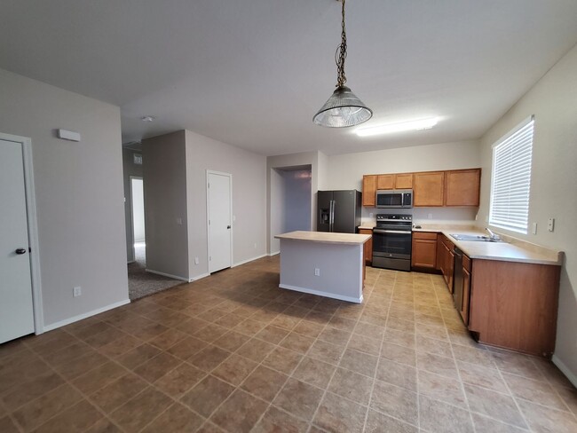 Building Photo - LAVEEN VILLAGE BEAUTIFUL 3 BEDROOMS PLUS D...