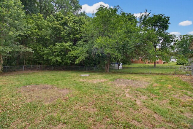 Building Photo - 931 Marlboro St