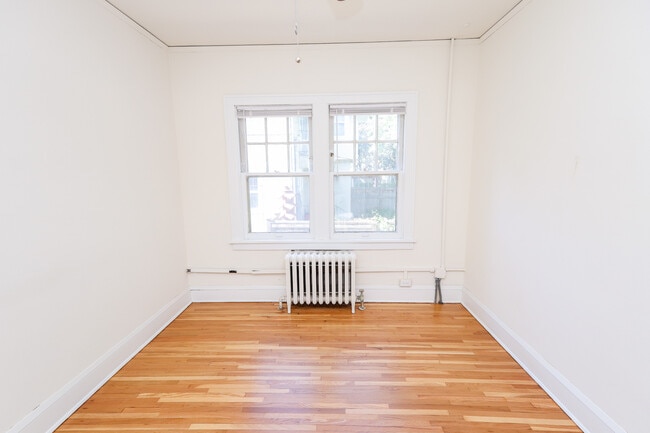 Building Photo - Grand Apartments | 3749