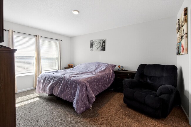 Building Photo - 727 Quintana St