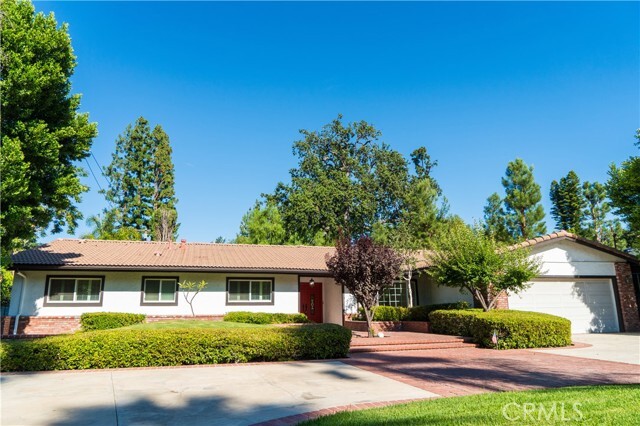 Building Photo - 5054 Encino Ave