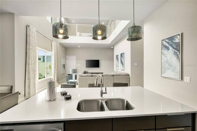 Building Photo - 7770 Sandy Ridge Dr