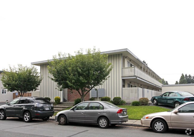 Building Photo - Melrose Place