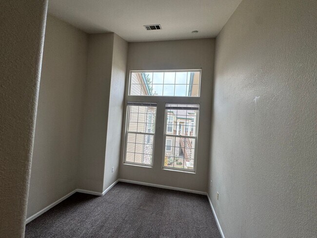 Building Photo - 4005 S Dillon Way