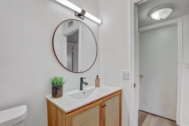 Building Photo - 350 79th Ave N