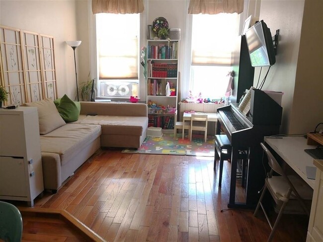 Primary Photo - 126 Madison St