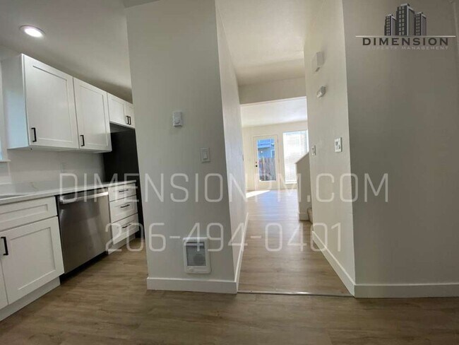 Building Photo - Charleston Duplex