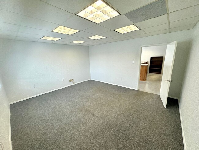 Building Photo - Office Space In Downtown Biloxi! Great Loc...