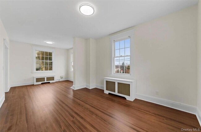 Building Photo - 70 Normandy Rd