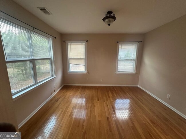 Building Photo - 61 Longwood Ct