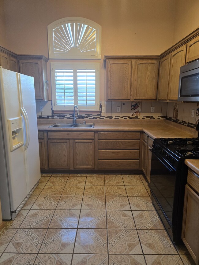 Building Photo - 3213 Tierra Ave Pl