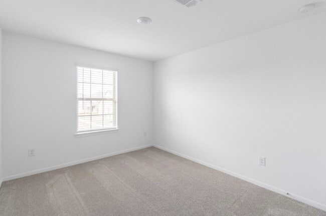 Building Photo - 1052 Greenshank Dr