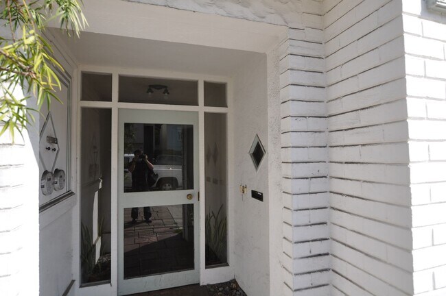 Building Photo - 1026 Kirkham St