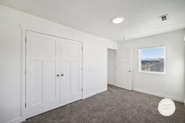 Building Photo - Dublin Farms Townhomes
