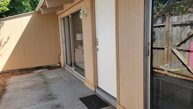 Building Photo - Annual UNfurnished ground floor beautifull...