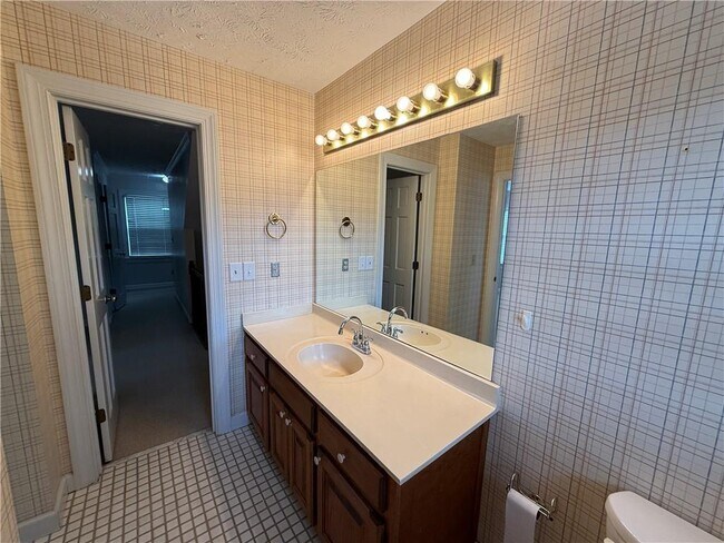Building Photo - 3209 Henderson Walk