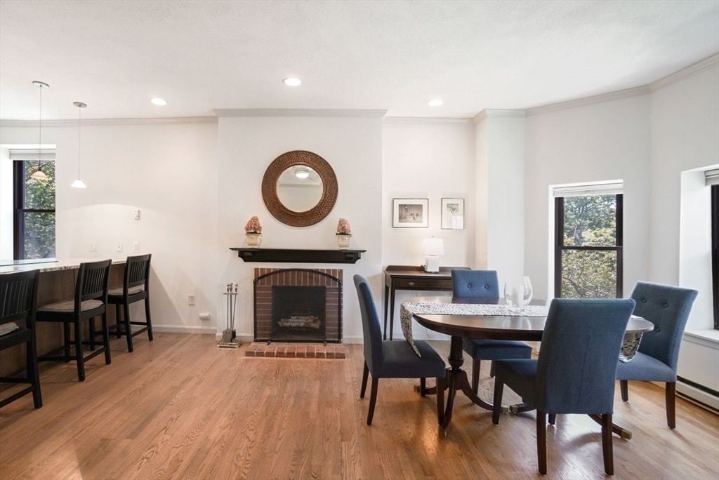 Building Photo - 239 W Newton St