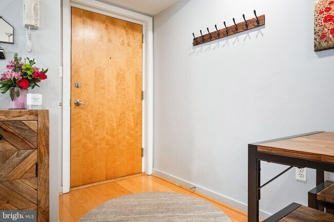 Building Photo - 1439 Chapin St NW