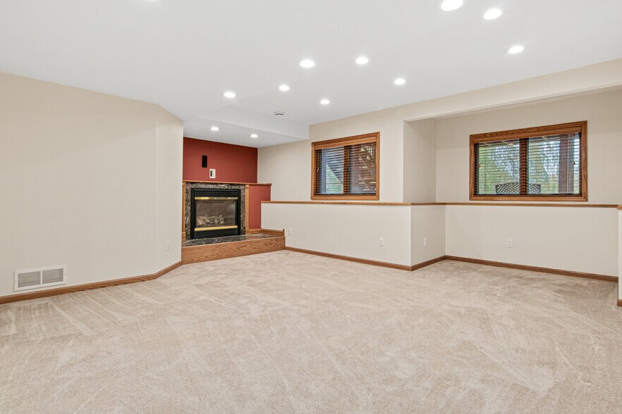 Building Photo - 9039 Brentwood Trl