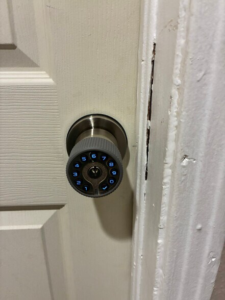 Building Photo - 4586 Park St