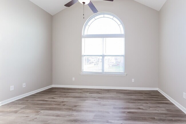 Building Photo - 713 Wildwood Dr
