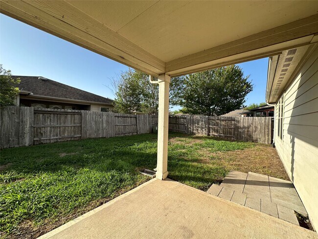 Building Photo - 8023 Clover Leaf Dr