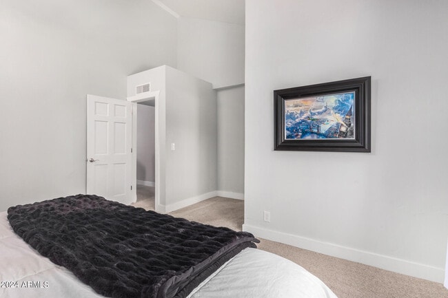 Building Photo - 321 E Aspen Way