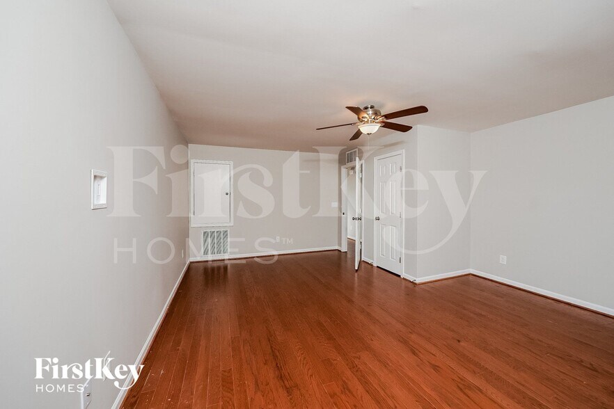 Building Photo - 100 Village Springs Cove