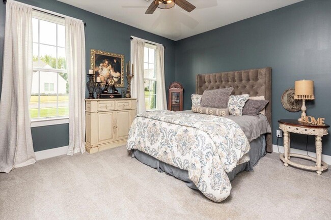 Building Photo - 12692 Sacred Oak Cv
