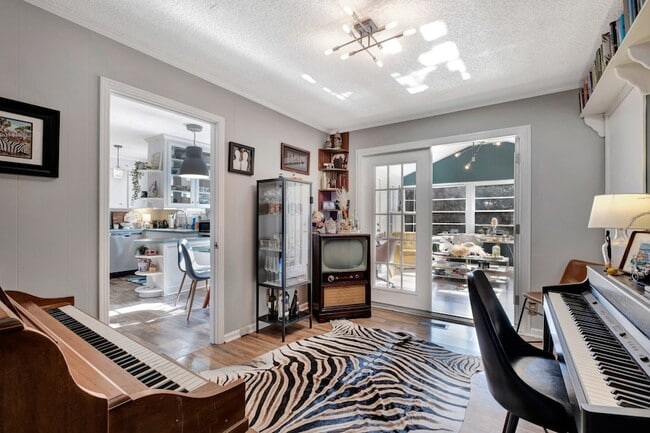 Building Photo - 3221 Cloverwood Dr