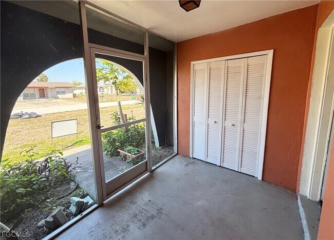 Building Photo - 704 SE 46th Ln