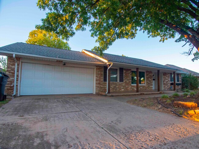 Building Photo - 2505 NW 111th St