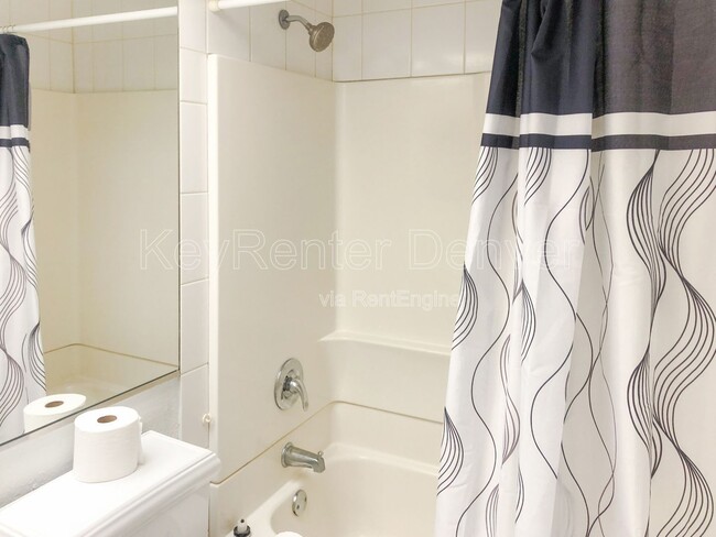 Building Photo - 2676 Perry St